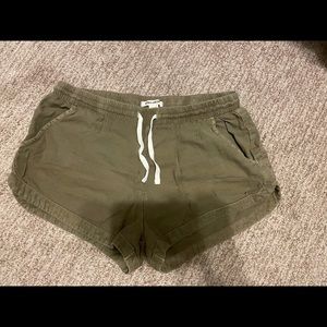 Comfy billabong shorts